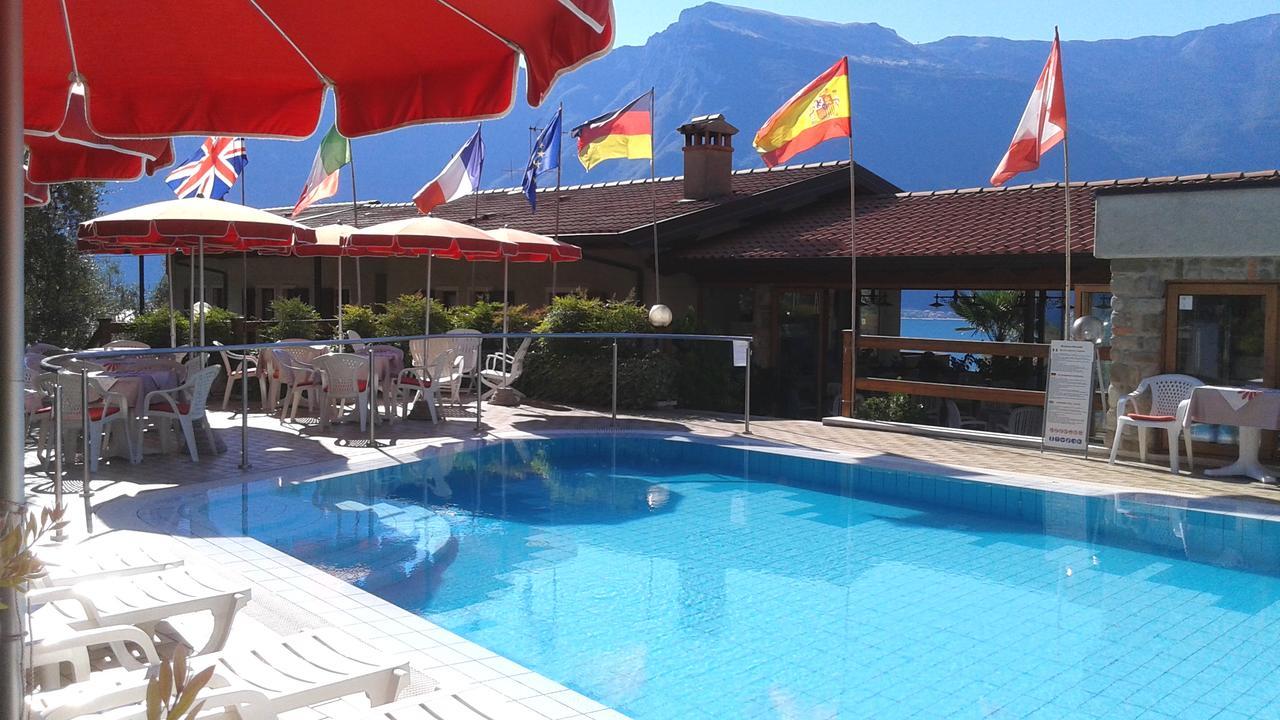 Residence Miravalle Limone sul Garda Esterno foto